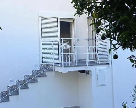 La Corte Fra Gli Aranci - Apartment Capri