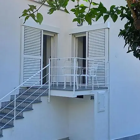 Apartment La Corte Fra Gli Aranci - Capri